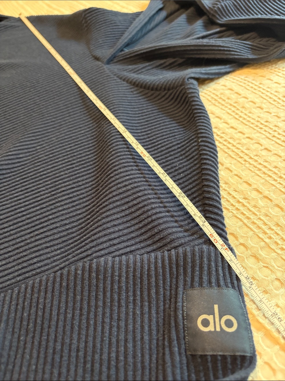 ALO Yoga Muse Women’s Ribbed Cropped Hoodie in Navy Blue - Picture 4 of 7